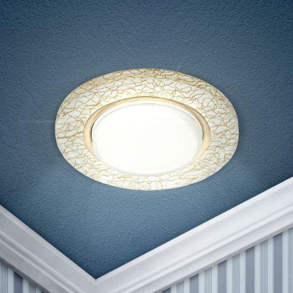 Светильник точечный DK80 WH/GD 13Вт GX53 220В бел./зол. ЭРА Б0019576 Светильник точечный DK80 WH/GD 13Вт GX53 220В бел./зол. ЭРА Б0019576