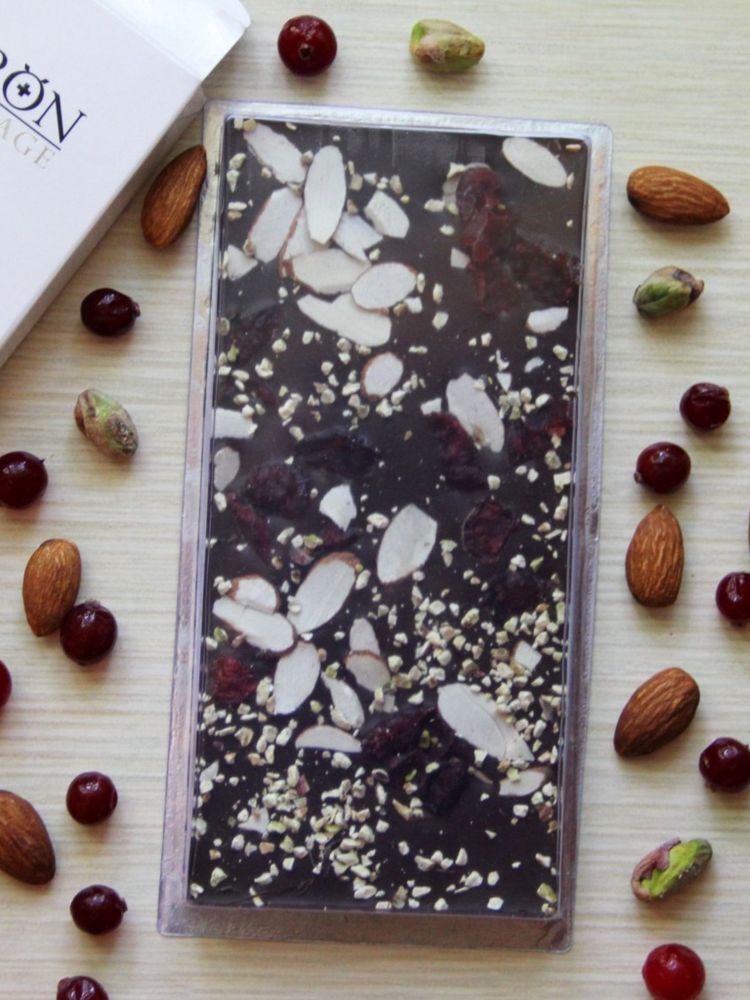 Шоколад горький Bucheron Миндаль Клюква Фисташки 85 г x 4 шт