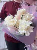 Букет с французскими розами и сухоцветами