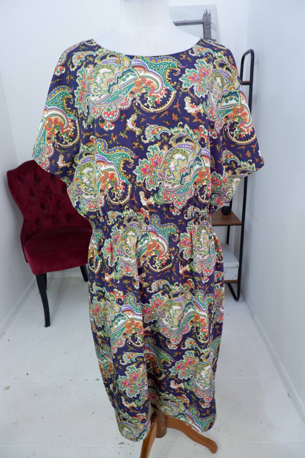 Платье Incity с ярким орнаментом, визуально на 54 размер