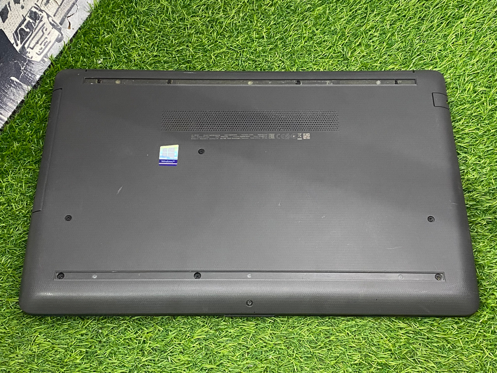 Ноутбук HP 15.6' i3-7020U/Intel HD 620/4GB/500GB/ 250 G7 [6BP31EA]/Windows 10