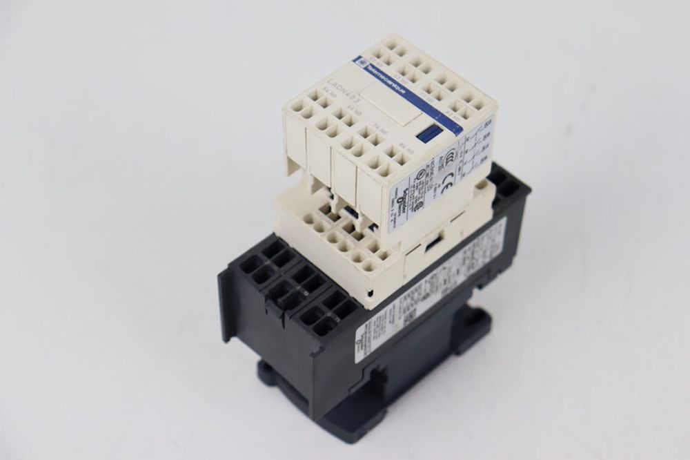 Schneider Electric LADN403