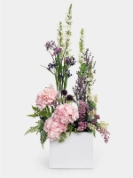 Напольная композиция из искусственных растений и цветов