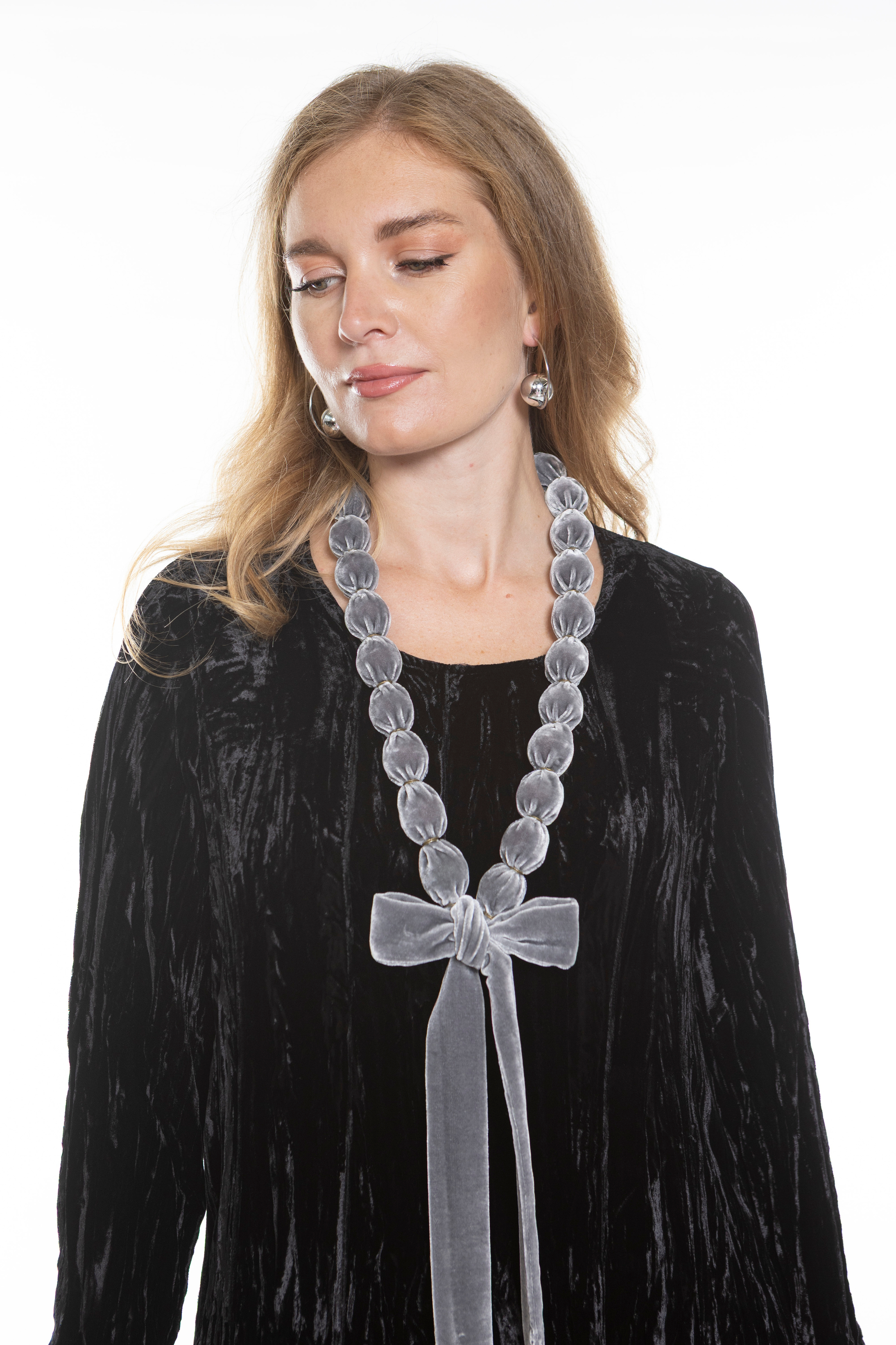 ОЖЕРЕЛЬЕ ИЗ БАРХАТА