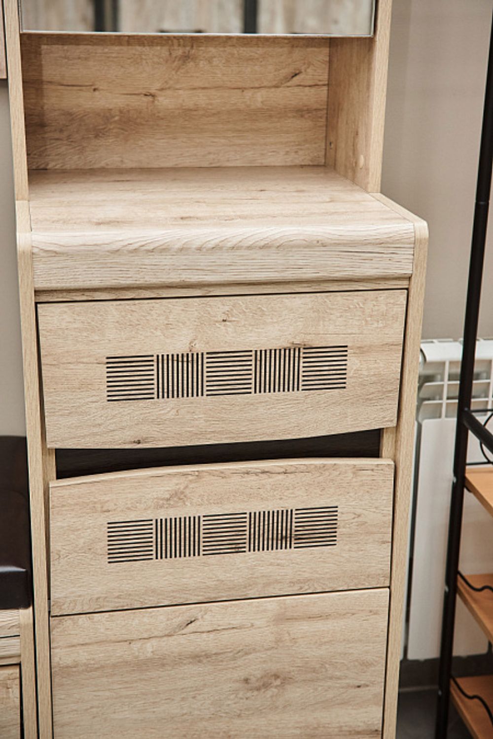 Монца Тумба с зеркалом