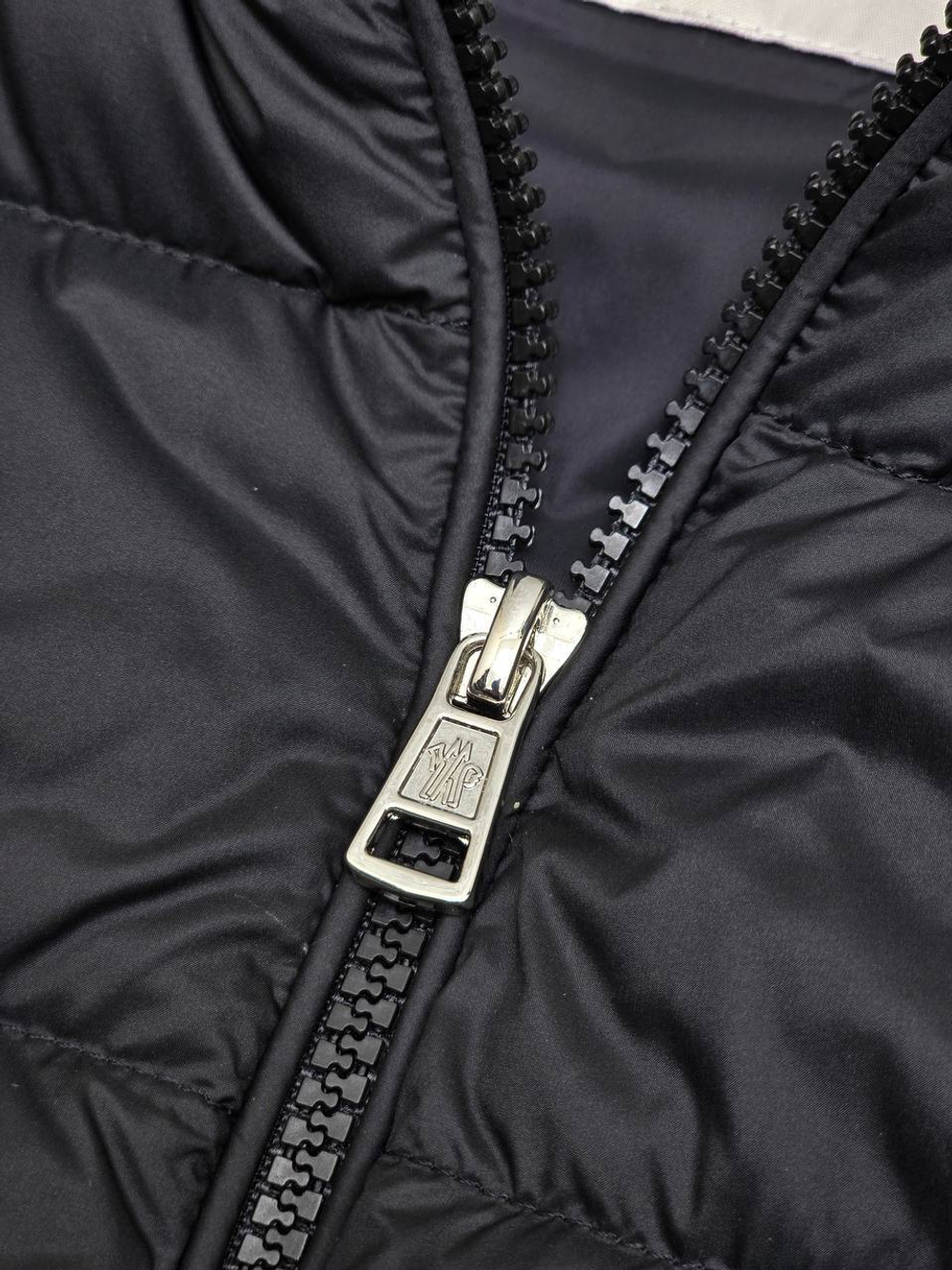 Безрукавка Moncler
