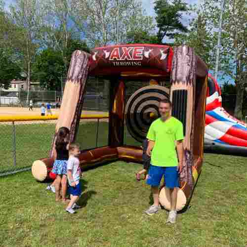 Надувной герметичный дартс «Меткий топор», диаметр 2,5 м, размер 4×3×4 м