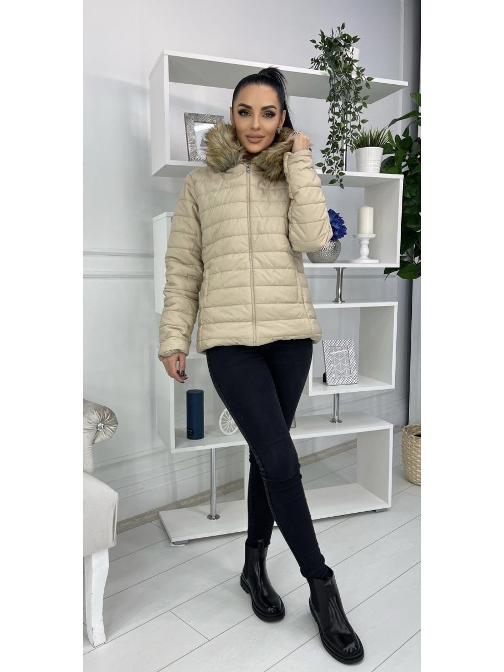 Куртка короткая с капюшоном