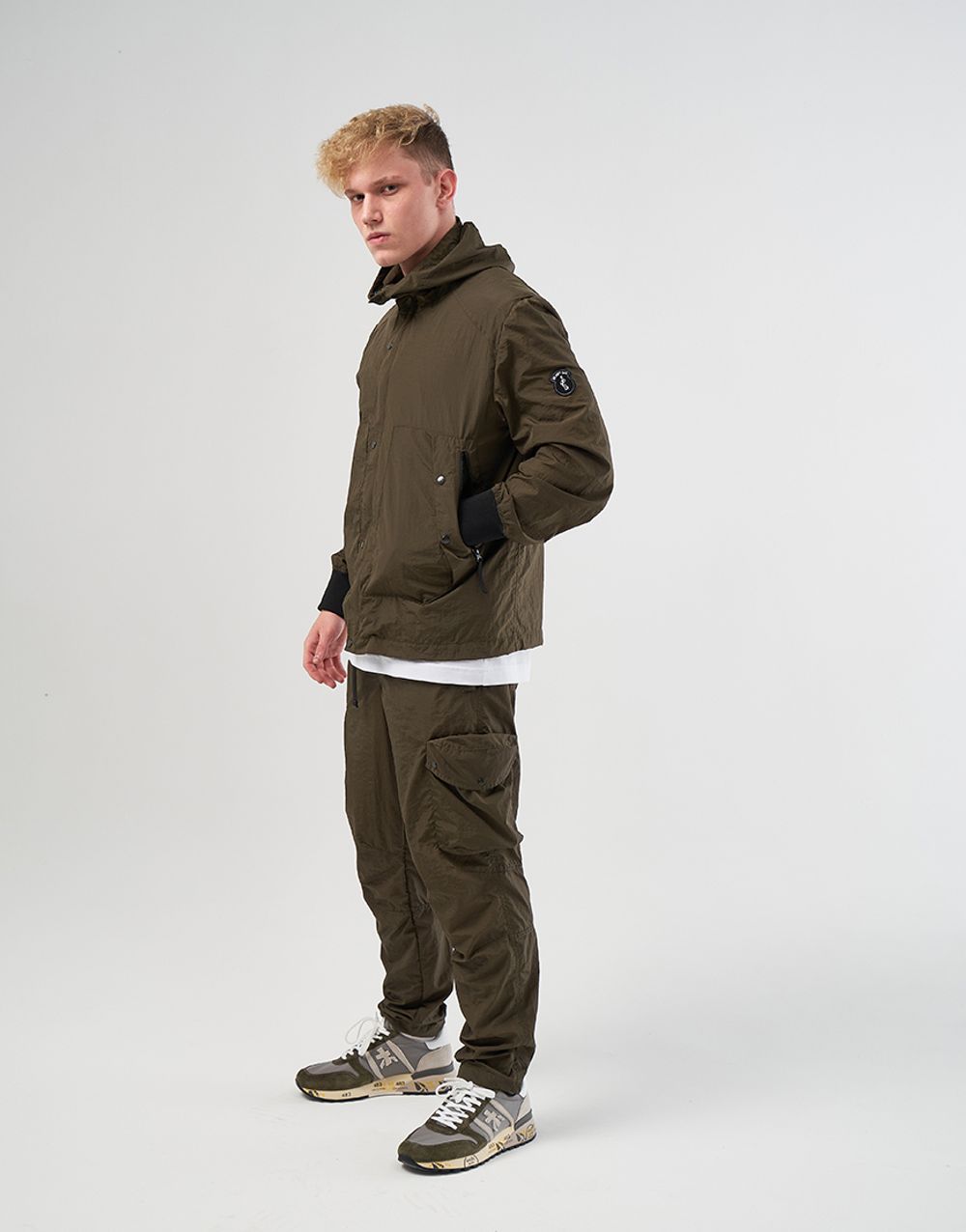 Купить Ветровка We Don’t Care Crinkle Nylon Windrunner Jacket Khaki Ветровка We Don’t Care Crinkle Nylon Windrunner Jacket Khaki