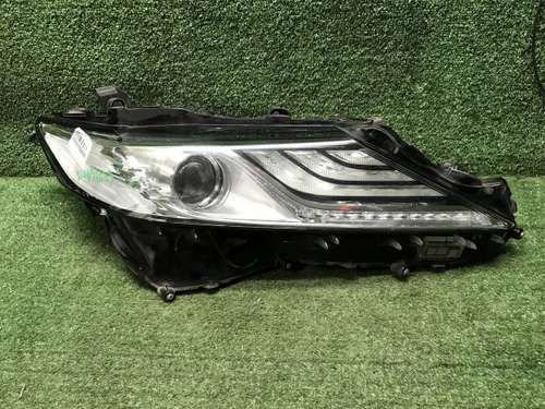 Битая Фара правая Toyota Camry xv70 (20-нв) LED