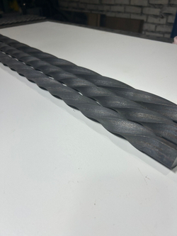 Кованый элемент торсион 1000мм витой квадрат полнотелый 20х20мм