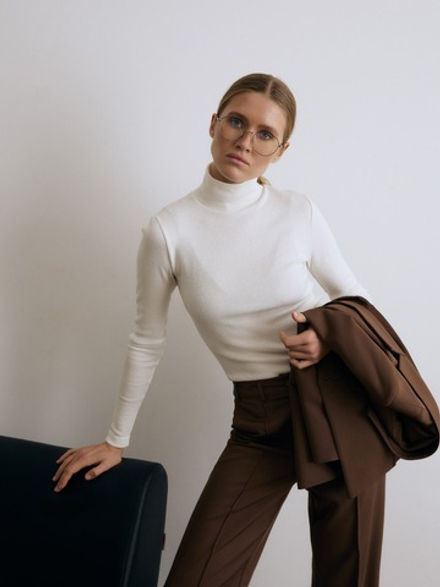 Водолазка в рубчик с кашемиром, цвет молочный