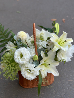 Корзина экзотических цветов «Фелия»