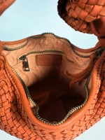 Женская сумка из натуральной винтажной кожи оранжевого цвета