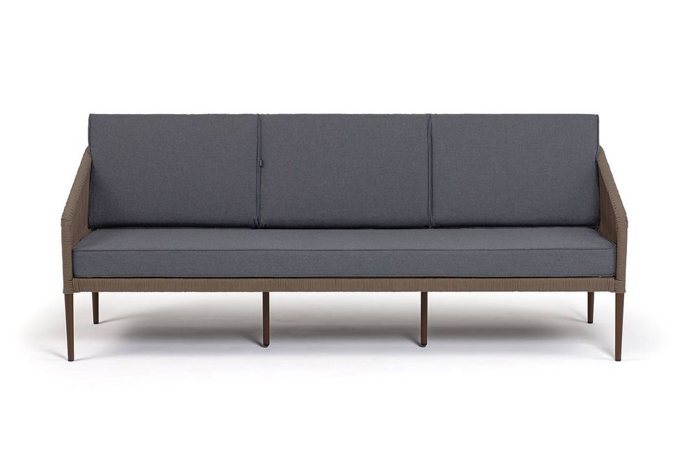 "Канны" диван 3-местный плетеный из роупа, каркас алюминий коричневый (RAL8016) муар, роуп коричневый круглый, ткань темно-серая 027