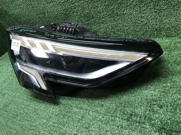 Фара правая Audi A3 4 8Y (2020-2024) LED