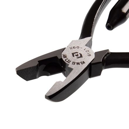 Цена на KING TONY (6121-09X) Плоскогубцы для скручивания проволоки, 262 мм