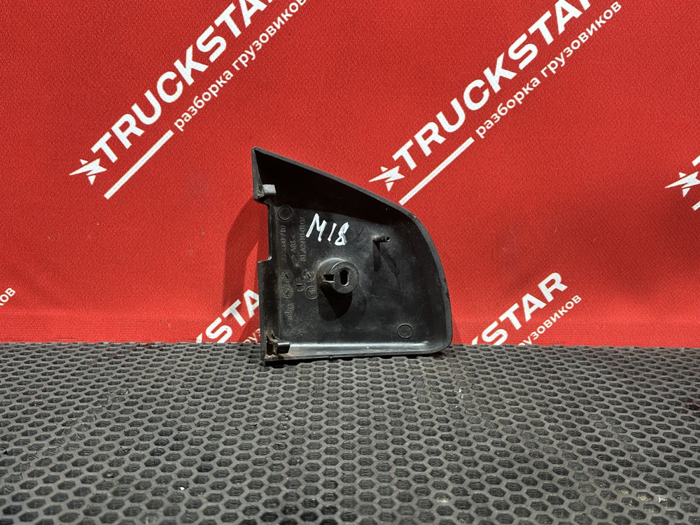 Накладка зеркала левого