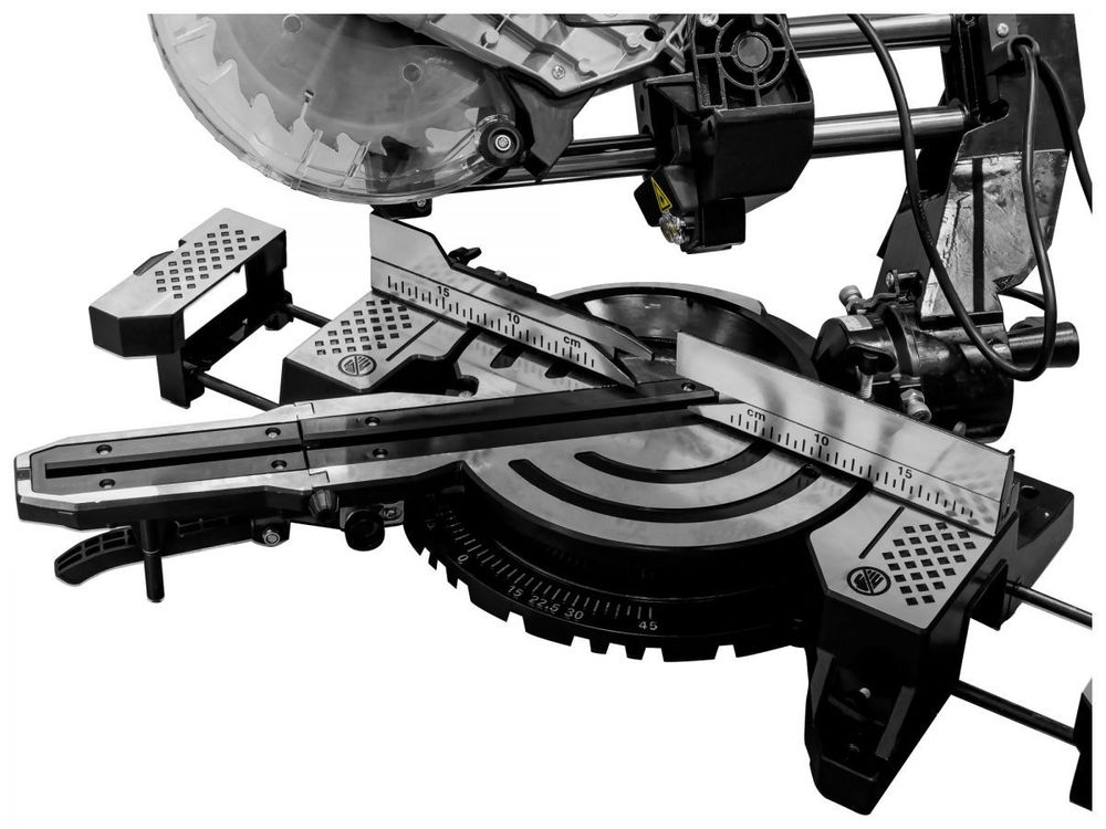 Торцовочная пила WORTEX MS 2116-1 LM