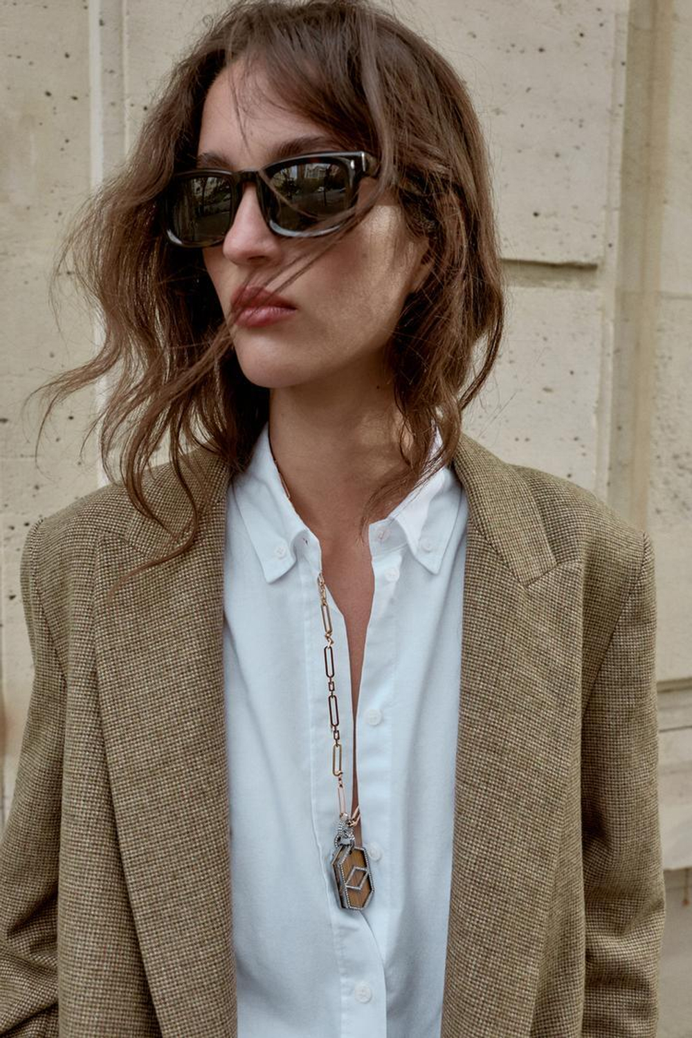 ZARA МЕТАЛЛИЧЕСКОЕ ОЖЕРЕЛЬЕ С КАМНЕМ И БЛЕСТКАМИ, ЗОЛОТИСТЫЙ