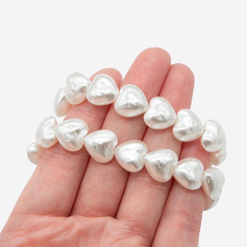 Хрустальный жемчуг в форме сердечек с бороздками, белый 12мм