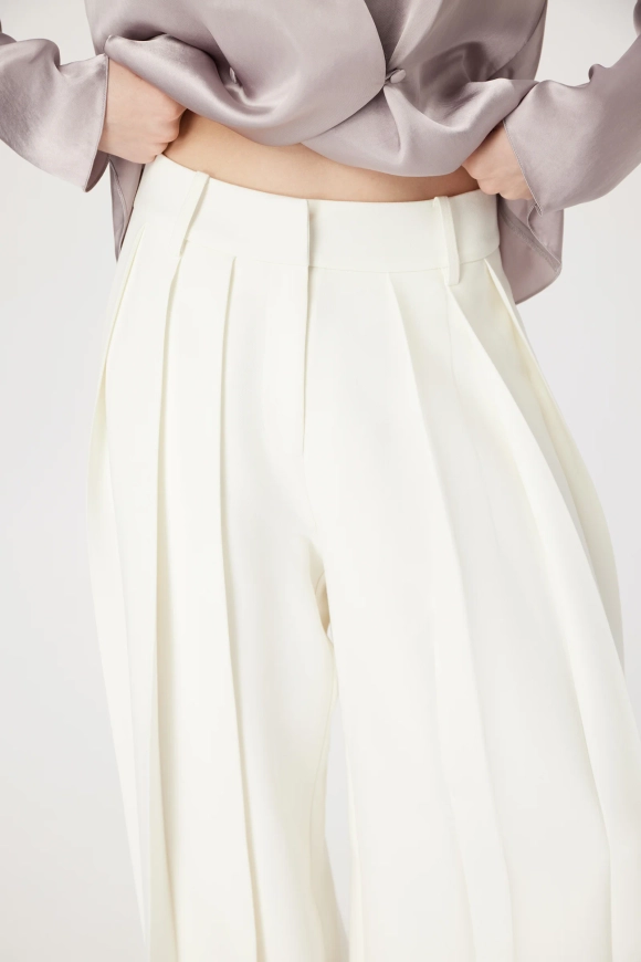 Брюки со складками