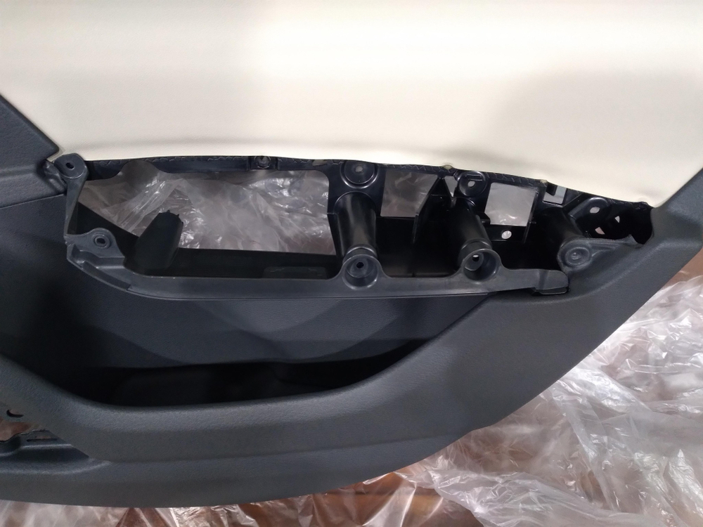 Обшивка двери задней правой Audi A6 (C8) Новая Оригинал