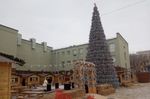 Уличная елка каркасная "Уральская изумрудная" (пвх бело-зелёная) 14 м