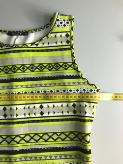 Платье Incity яркой расцветки, визуально на 44 размер