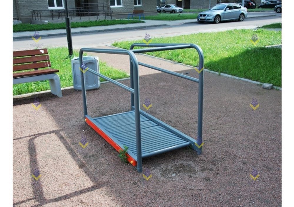 Уличная беговая дорожка для детей с ОВ