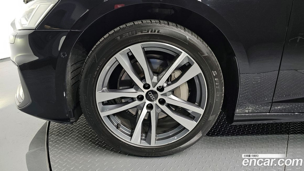 Audi A6 (C8) 45 TFSI Premium (08.2020)