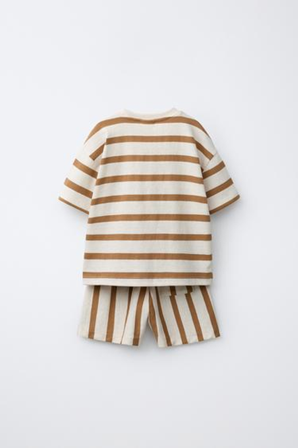 ZARA КОМПЛЕКТ ФУТБОЛКА И БЕРМУДЫ В ПОЛОСКУ, БЕЛЫЙ/КОРИЧНЕВЫЙ