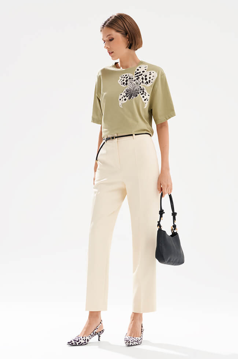 23605 Футболка женская (травяной)