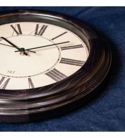 Салют SLT- 25 Часы настенные «IL FORUM»