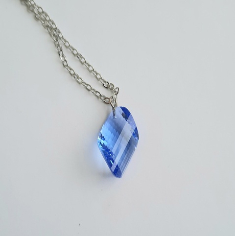 "Маджента" подвеска из коллекции "Азбука цвета"