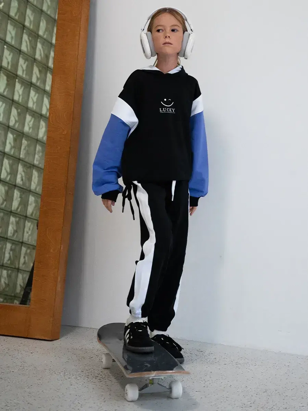 Спортивный костюм для девочки в школу