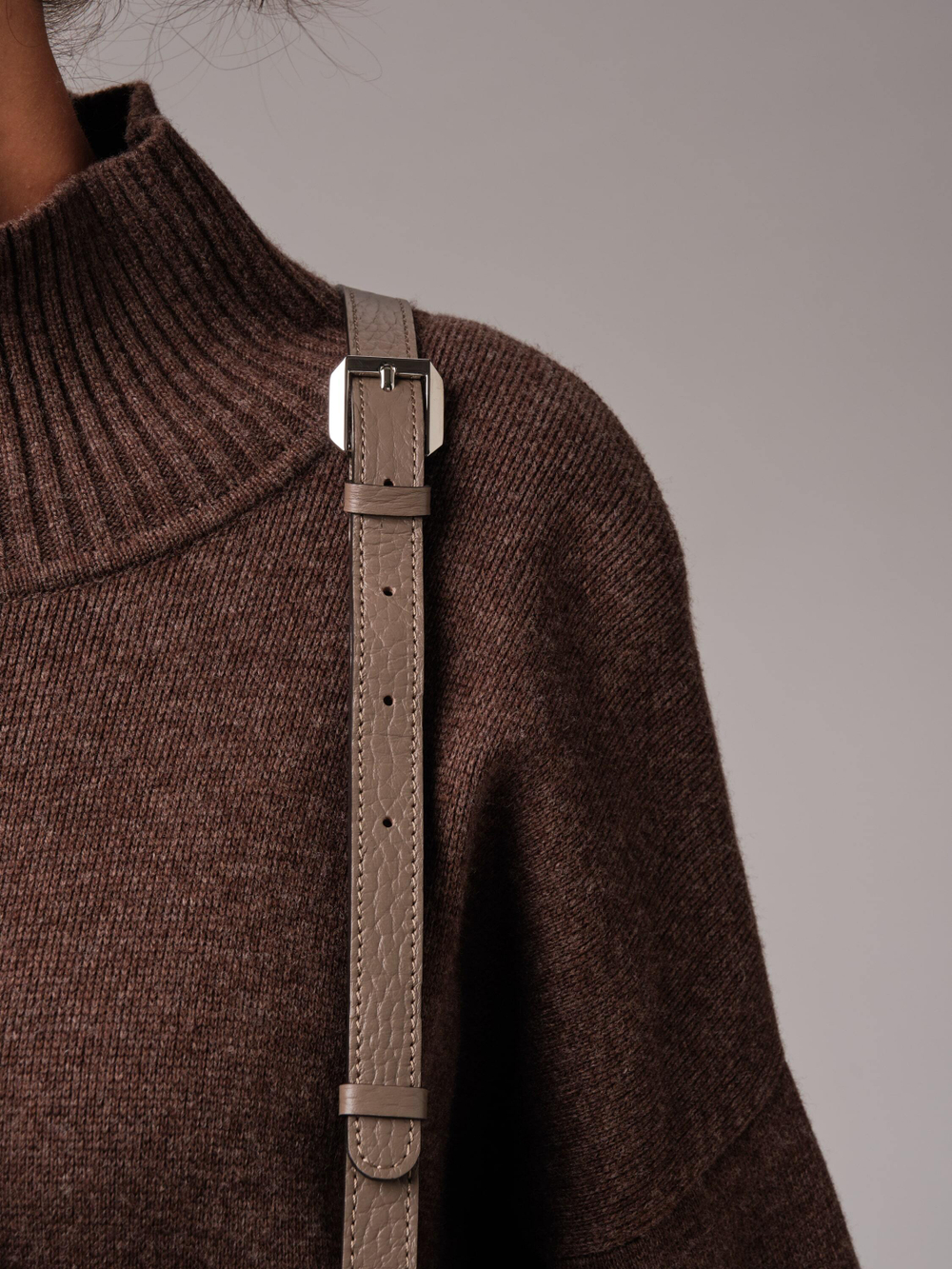 Женская сумка кросс-боди Azaro тауп соло