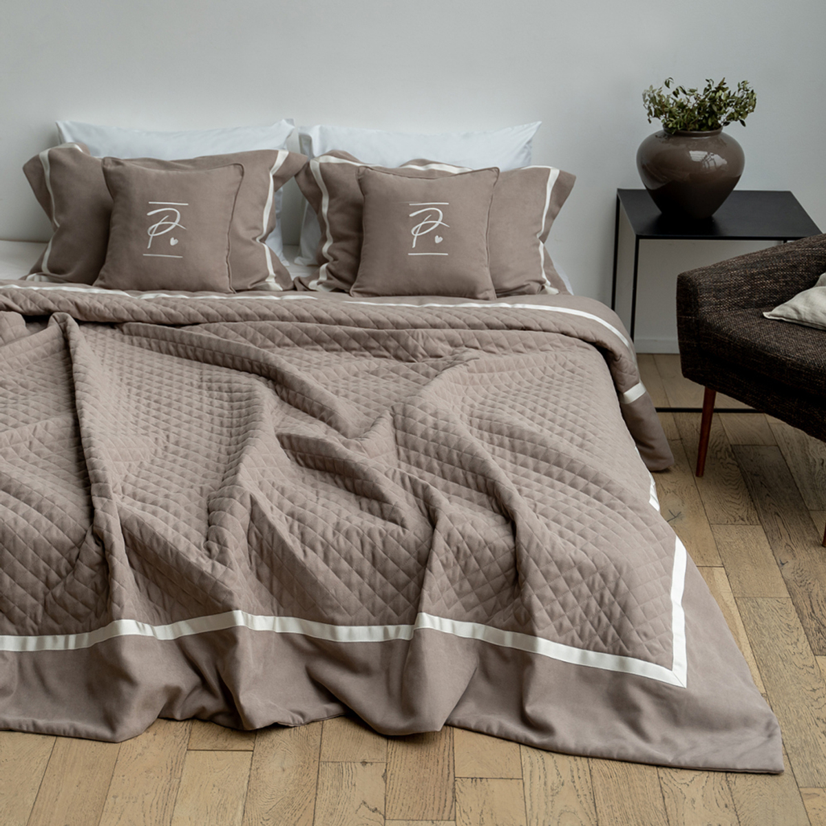 Как правильно стирать покрывала и пледы: полное руководство по уходу