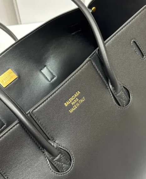 Сумка BALENCIAGA Bel Air Carry All Bag черный/золото