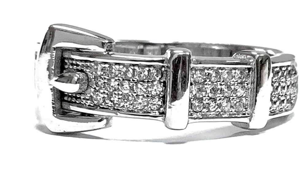 Ювелирное кольцо из серебра в в виде ремня