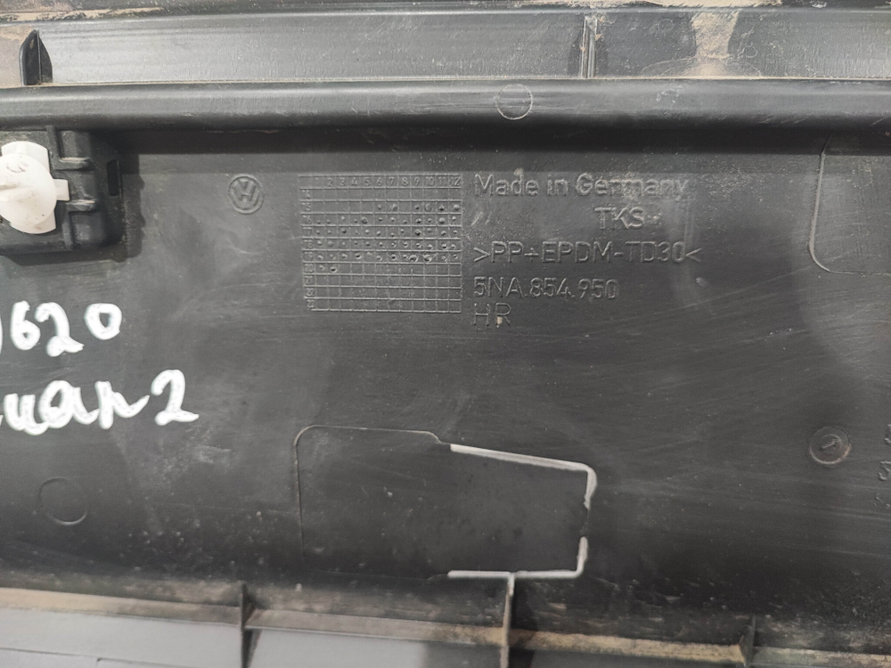 Накладка двери задней правой Volkswagen Tiguan 2 16-нв Б/У Оригинал 5NA854950N