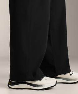 OYSHO Водонепроницаемые брюки прямого кроя, черный