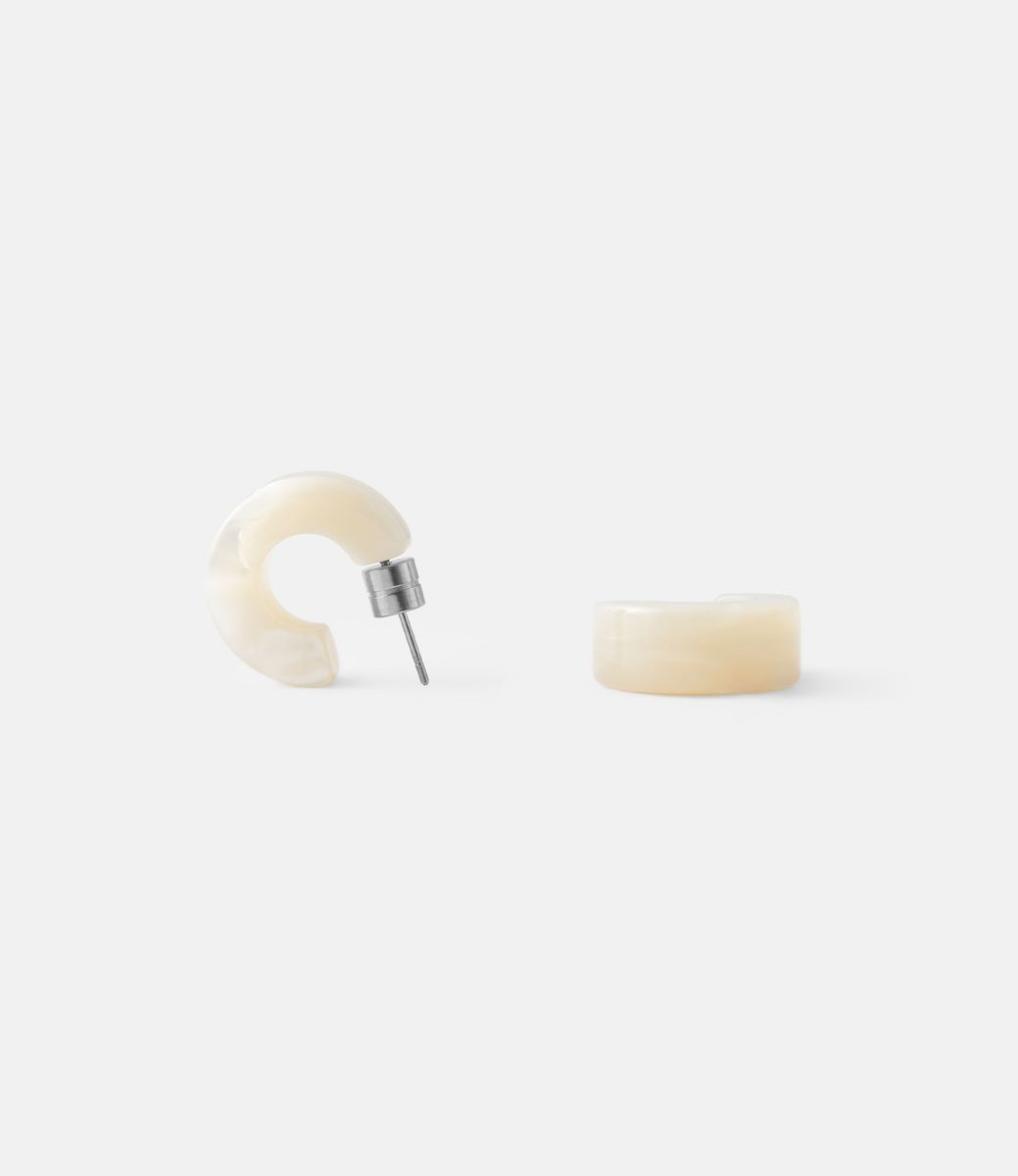 Machete Muse Hoops in White Shell — серьги из ацетата