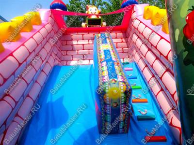 Надувной батут "Веселый замок"