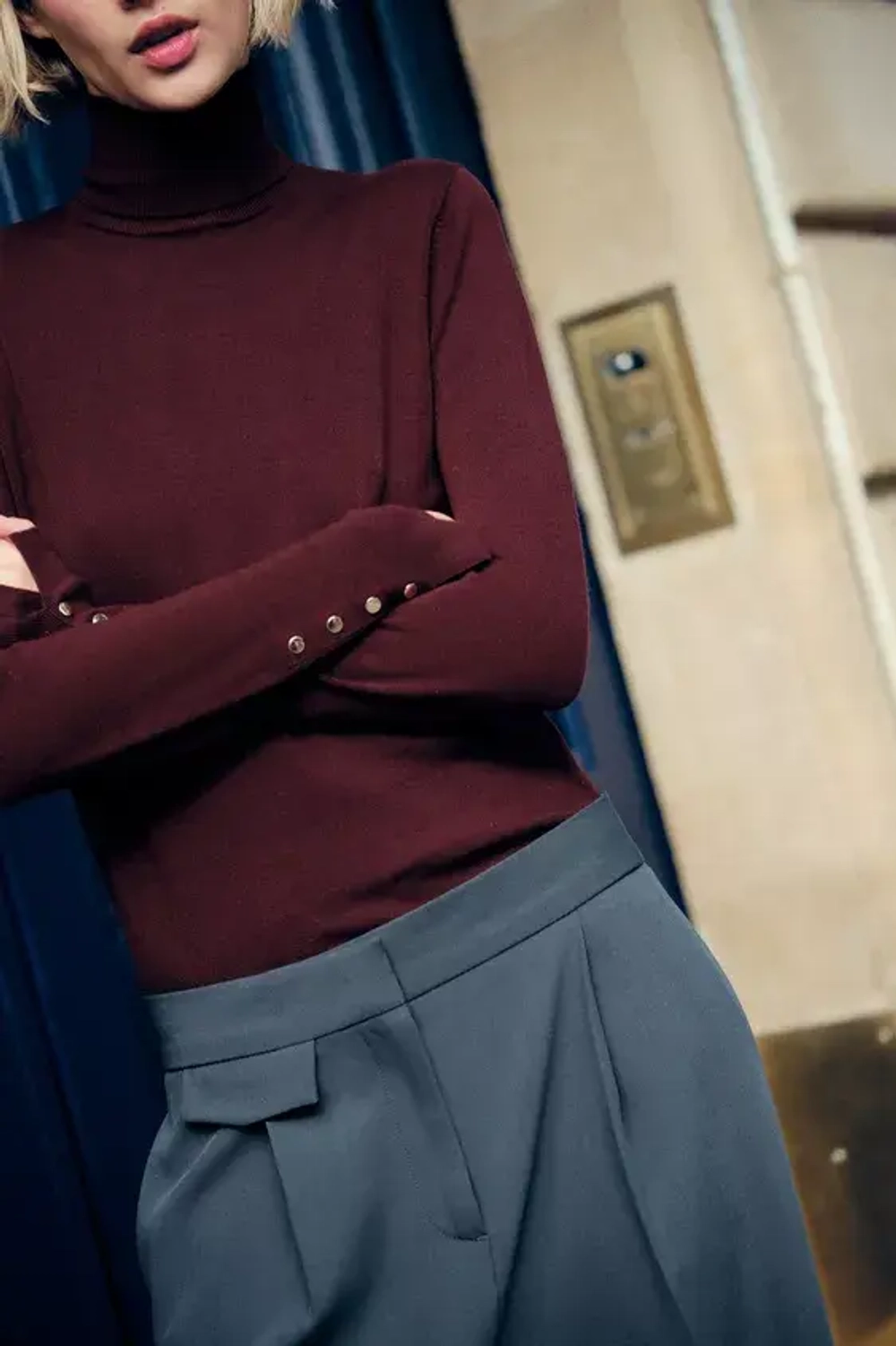 ZARA БАЗОВЫЙ ОДНОТОННЫЙ ДЖЕМПЕР, ЦВЕТ БУРГУНДСКОГО ВИНА