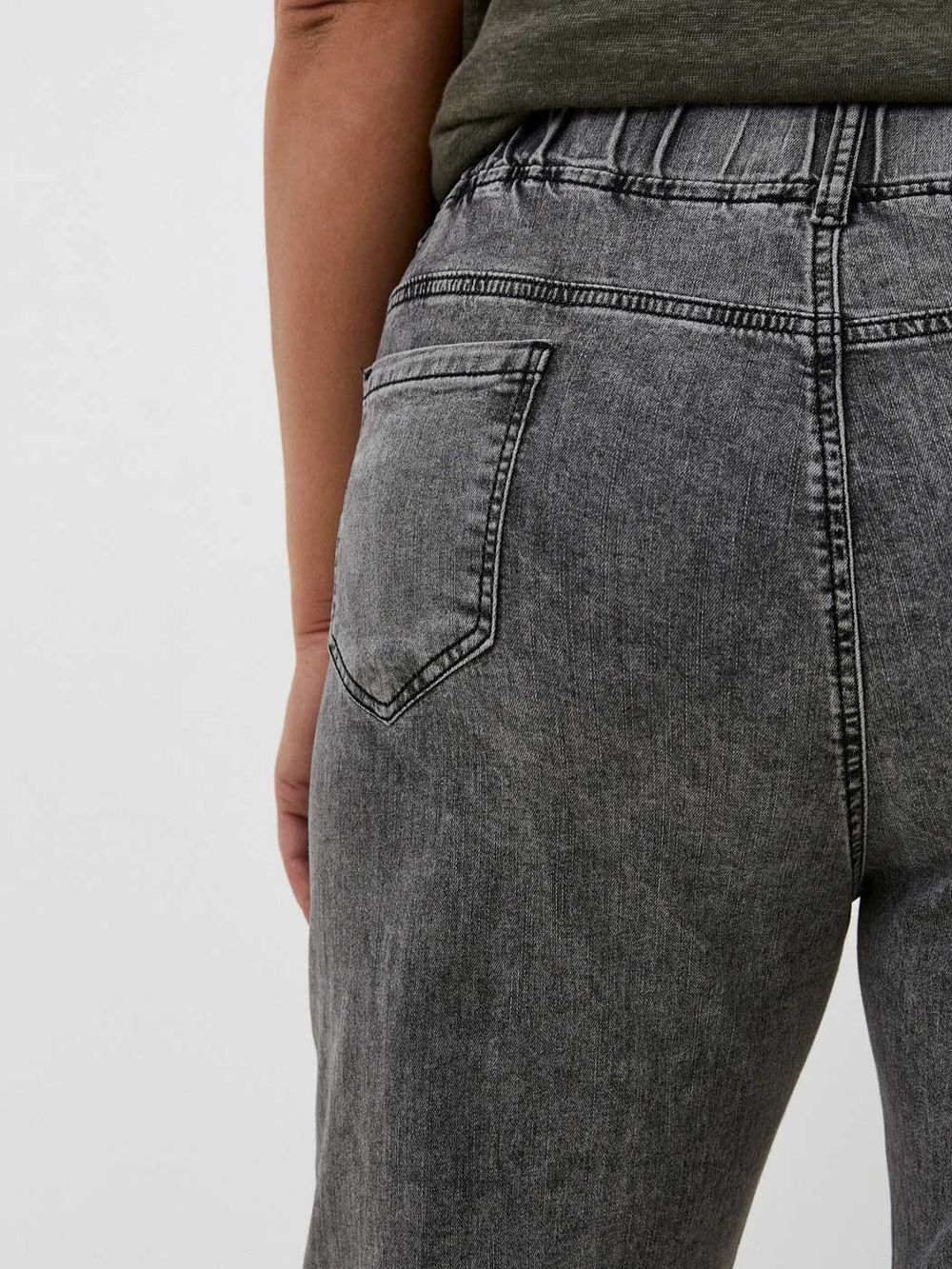 Джинсы на резинке