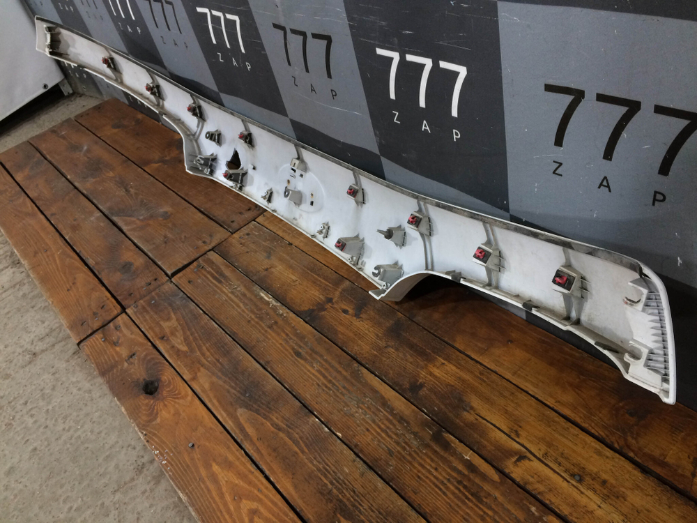 Накладка крышки багажника Kia Sorento 2 (XM) 12-20 Б/У Оригинал 873112P510