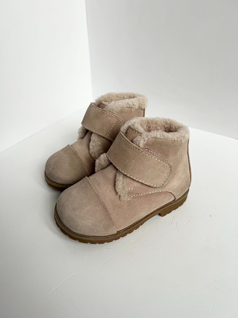 Зимние замшевые ботинки Age of Innocence, 21