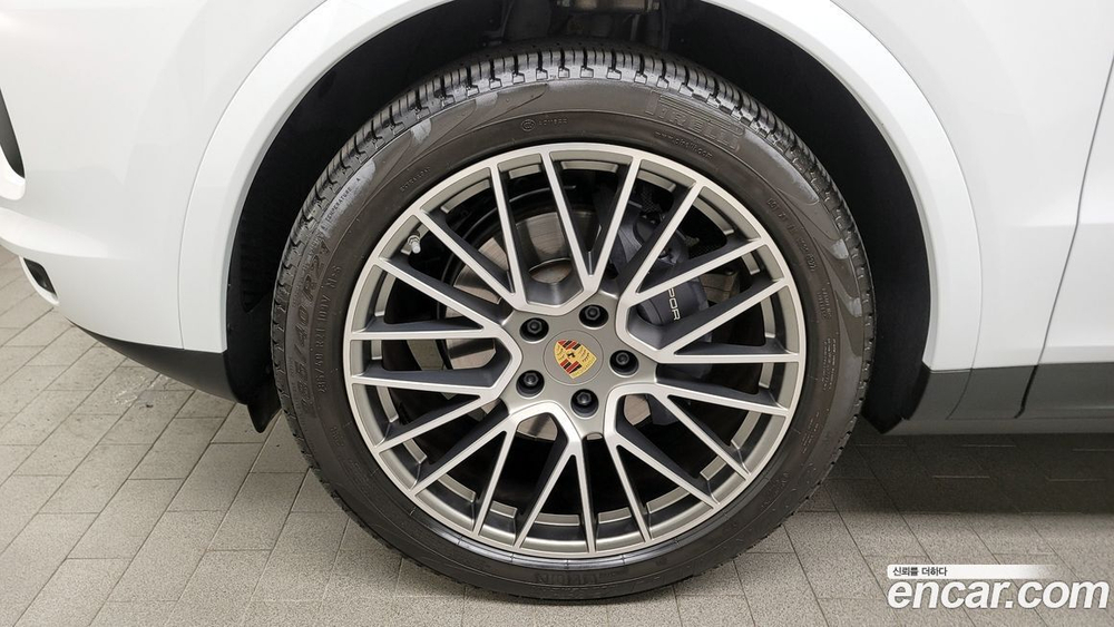 Porsche Cayenne (PO536) 3.0 Platinum Editions (10.2022)