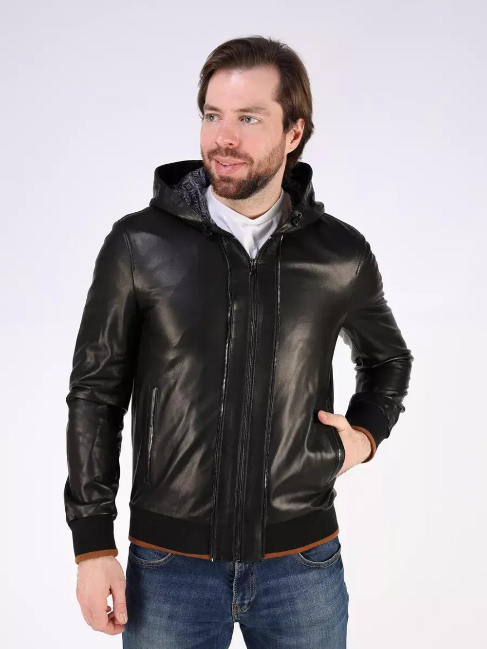 Кожаная куртка демисезонная с капюшоном